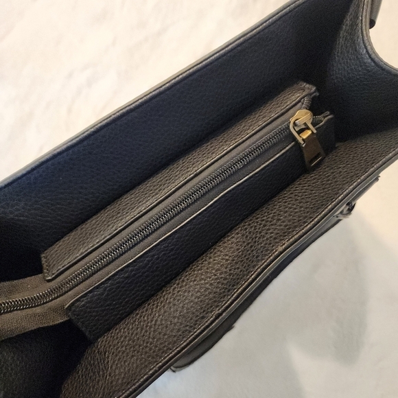 GH Bass & Co Vintage Black Leather Shoulder Handbag Purse - Picture 8 of 16